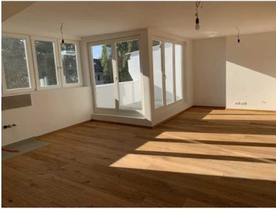 Stilvolle 3-Raum-Dachgeschosswohnung mit Einbauküche in Berlin Wittenau (Reinickendorf)
