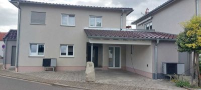 Biete Altersgerechte Erdgeschoss Wohnung in Zeiskam an