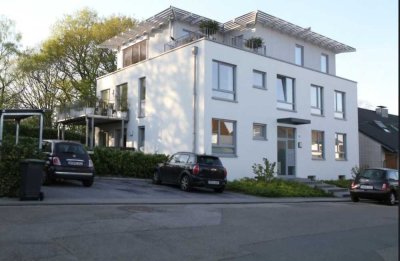 Schöne 3-Zimmer-Penthouse-Wohnung mit Terrasse in Mülheim an der Ruhr direkt am Wald