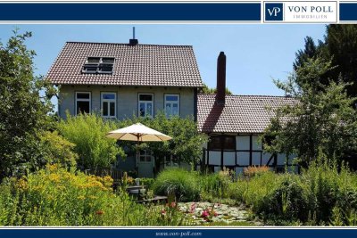 Zwei Fachwerkhäuser mit großem Grundstück und einem Baugrundstück