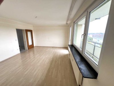 Helle 3 Zimmer, Küche, Bad, Balkon und (Garage im Kaufpreis inbegriffen) Wohnung in Bad-Dürkheim