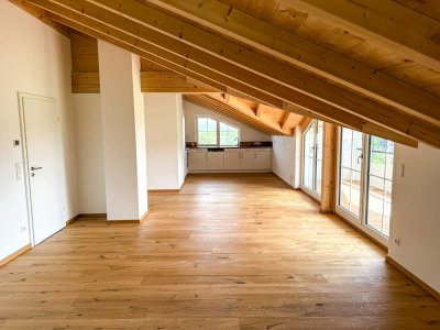 Moderne, hochwertig gebaute 3 Zimmer Dachgeschss-Wohnung mit Balkon