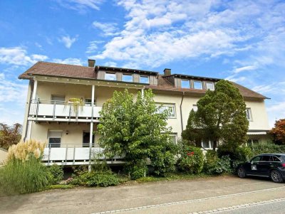 Top ! 2 - Zimmer Wohnung mit viel Platz und Charme