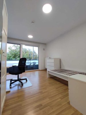 Exklusive, neuwertige 1-Zimmer-Wohnung mit Balkon und EBK in Regensburg