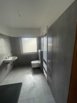 Modernisierte Wohnung mit drei Zimmern und Balkon in Kalletal