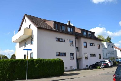 Großzügige 4-Zimmer-Wohnung mit Potential in zentraler Lage von Schorndorf - inkl. Garage + Stlp.