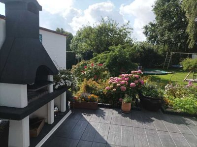 Schicker Bungalow mit 3 Wohneinheiten, möbliert