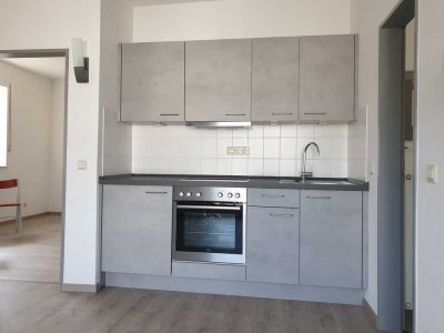 Euskirchen Südstadt: 2-Raum-Wohnung mit geh. Innenausstattung, Balkon und EBK