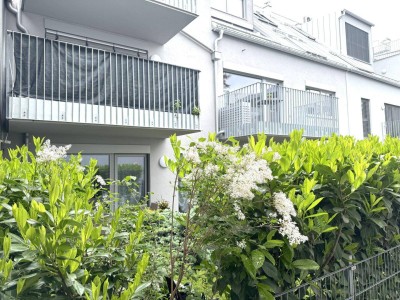 MÖBLIERTES APARTMENT MIT BALKON UND OUTDOOR-POOL