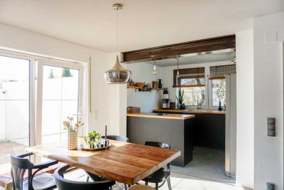 Reihendendhaus mit Dachausbau
- Balkon - Terrasse - idyllischer Garten und Innenhof