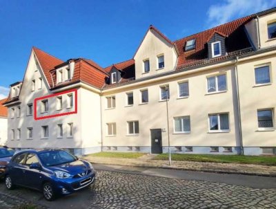 Helle und großzügige 2-Raumwohnung mit Balkon in ruhiger Lage + Einbauküche Option!