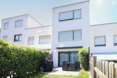 Willkommen zuhause: Gepflegtes Reihenmittelhaus samt Garten in Filderstadt-Plattenhardt!
