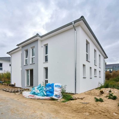 **NEUBAU Erstbezug: Exklusives Niedrigenergie (KFW40)-Doppelhaus in Top-Lage.*Süd Garten **