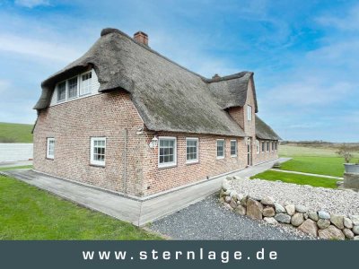 Dagebüll: Historisches Friesenhaus am Deich