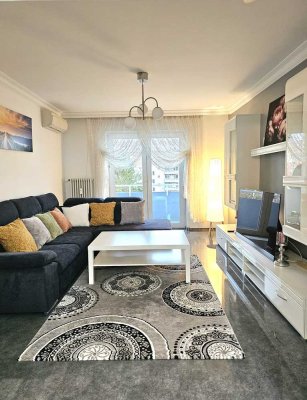 Wohnen auf Zeit – Stilvoll möblierte Wohnung mit zwei Balkonen,  Aufzug und Stellplatz