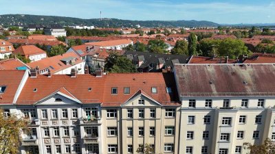 über den Dächern der Stadt ..! Helles Dachterrassenstudio -3 Zimmer & offene Küche in DD Striesen.!