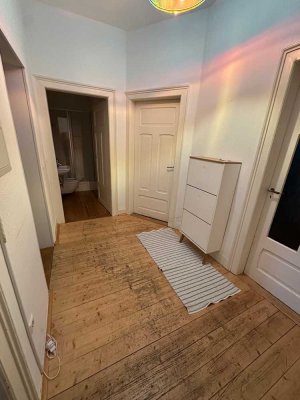Du suchst ein gemütliches Zuhause auf Zeit? Diese großzügige 3-Zimmer-Wohnung im Herzen von Durlach