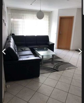 Schöne, gemütliche Wohnung mit dreieinhalb Zimmern sowie Balkon und EBK in Dettingen