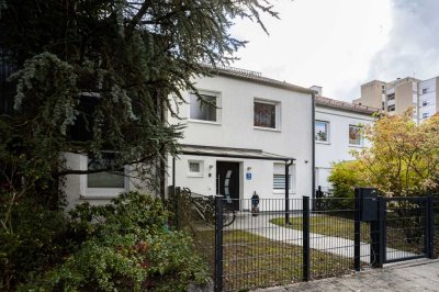 MODERNES REIHENHAUS mit SÜDGARTEN in ZENTRALER LAGE