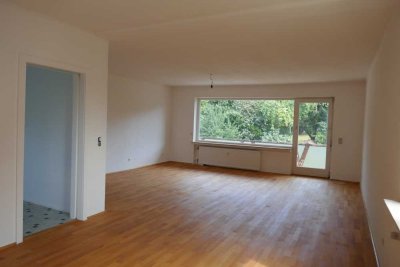 Helle 3,5-Zimmer-Erdgeschosswohnung mit Terrasse und großem Garten