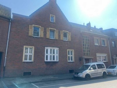 Attraktives 4-Familienhaus in Emmerich am Rhein - Solide Kapitalanlage mit Ausbaupotenzial!