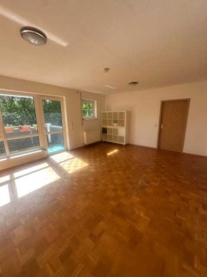 Attraktive 2-Zimmer-Wohnung mit Einbauküche und großem Balkon in Bornheim