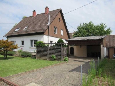 Gepflegtes Ein-/Zweifamilienhaus mit Garage und Carport in zentraler Lage von Gaggenau