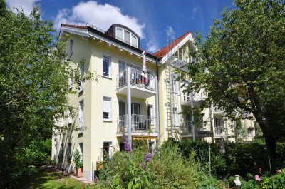 Grünwald: Ruhige und helle 3-Zi. Wohnung mit 2 Balkonen