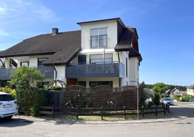 Büchenbronn: Sehr gepflegte 2-Zimmer-Terrassenwohnung mit Einzelgarage