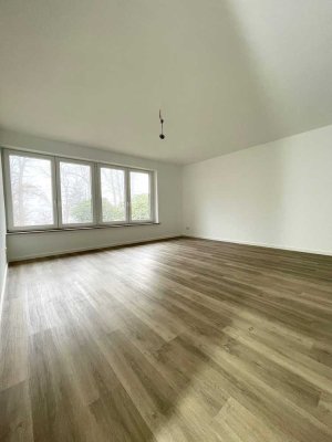 Doppelhaushälfte vollsaniert in Waldrandlage mit Veranda, Terrasse und Souterrain