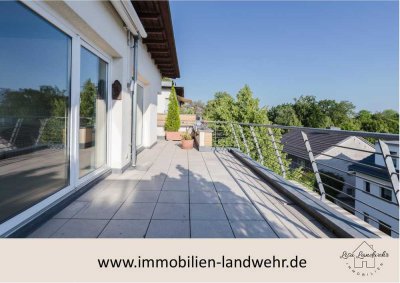 Penthouse mit Fernsicht, TG-Stellplatz und ca.  80 m² Terrassenflächen in Bensberg!