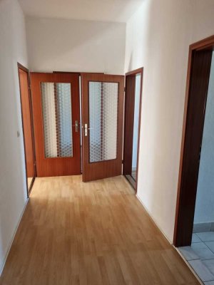 Geräumige 3-Raum-Wohnung mit EBK und Balkon in Schönefeld