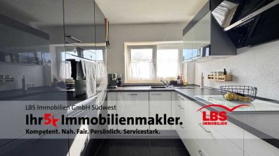Wunderschöne helle 4-Zimmer-Wohnung mit Balkon & Garage - Ihr neues Zuhause!
