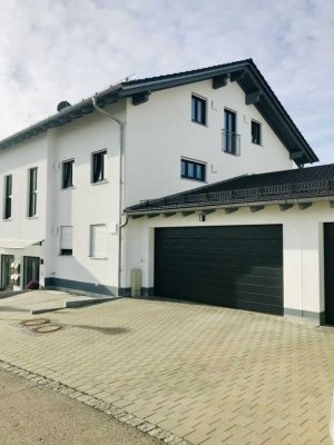 Attraktive großzügige 4 Zimmer Wohnung mit großem Balkon und EBK in St. Wolfgang