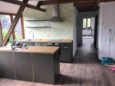 Frisch sanierte DG-Wohnung mit Charme und Gartenblick-von Privat