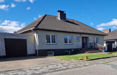 modernisierter 4-Zimmer-Bungalow mit Vollkeller & Garage