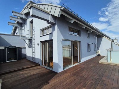 FOR THE DISTINGUISHED! Two-story penthouse with kitchen, AC, and parking space *18 minutes to Clay*