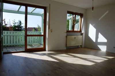 **NEUSÄß/ TÄFERTINGEN** Helle und gepflegte 1 ZKB- Wohnung mit traumhafter Aussicht