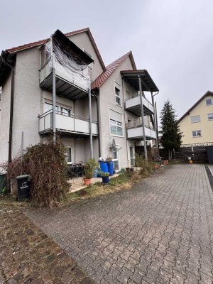 Traumhafte Maisonette-Wohnung mit Südbalkon und Einbauküche in Deckenpfronn