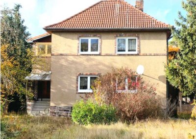 Ohne zusätzl. Käuferprov.: Charmantes EFH mit Vollkeller u. großer Garage auf ca. 950 m² Sonnengrund