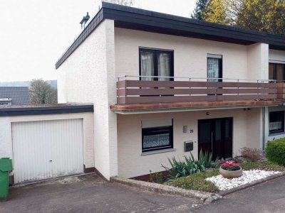 Günstiges, modernisiertes 4-Zimmer-Reihenendhaus mit gehobener Innenausstattung in Wiehl