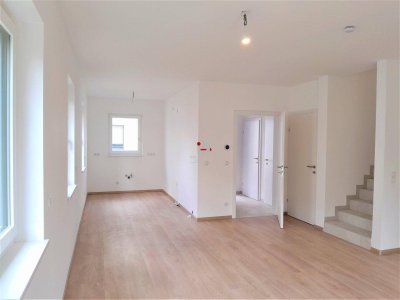Neuwertiges Einfamilienhaus mit Garten, Balkon und Terrasse in Biedermannsdorf!