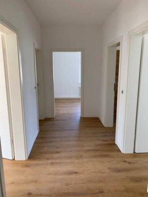 schöne 3 Zimmer Wohnung mit  Gartengrundstück , Denkmalschutz, Stellplatz