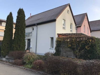 WOHNEN in beliebter Wohnlage! Doppelhaushälfte in der Schlegelstraße!