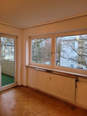 Charmante 3-Zimmer-Wohnung im 2. Stock mit Einbauküche und Südausrichtung in ruhiger Lage
