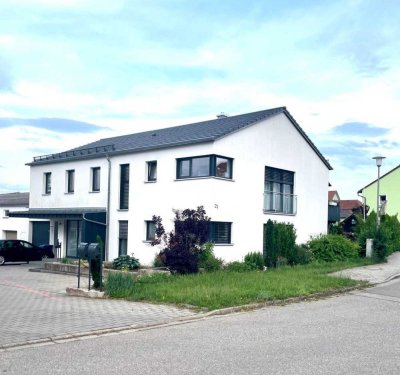 Neuwertiges und modernes Zweifamilienhaus zum top Preis