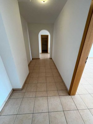 80m² Wohlfühlwohnung mit zwei Balkonen in ruhiger Lage von Niefern