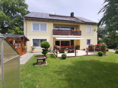 Traumhaftes 2-Parteienhaus mit Einliegerwohnung, großem Garten & Ausbaupotenzial im Dachgeschoss