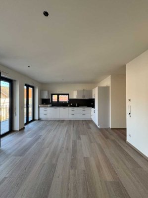 Erstbezug von Privat: Moderne 2-Zimmer-Luxuswohnung mit Balkon in Kleinkahl