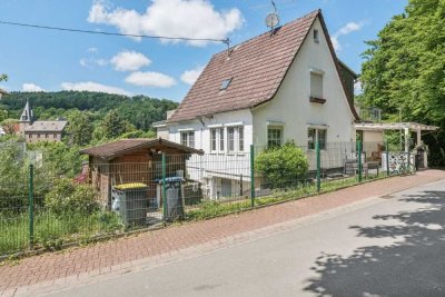 Vielseitiges Zweifamilienhaus mit Ausblick und Garten
